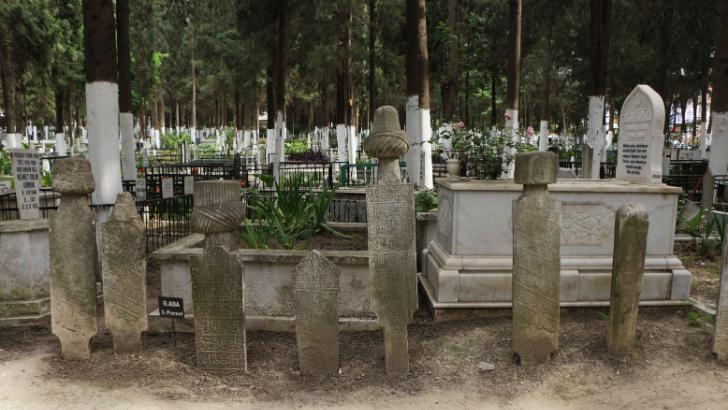 Kuşadası’ndaki Osmanlı mezar taşları sergilenecek 