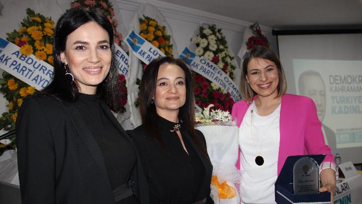 Ak Parti Kuşadası Kadın Kolları Başkanı Arzu Candır Bayraktar