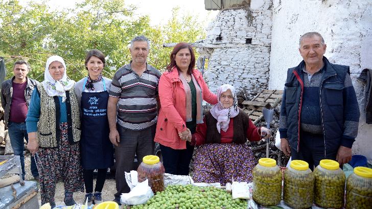 Çerçioğlu, köy pazarlarını gezdi 