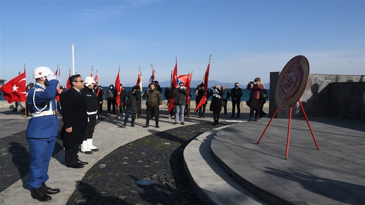 Kuşadası’nda Çanakkale Deniz Zaferi’nin  107. Yıl Dönümü Kutlandı