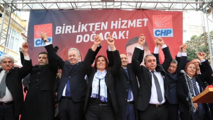 Çerçioğlu ve ittifak adayları Kuşadası seçim bürosunu birlikte açtı 